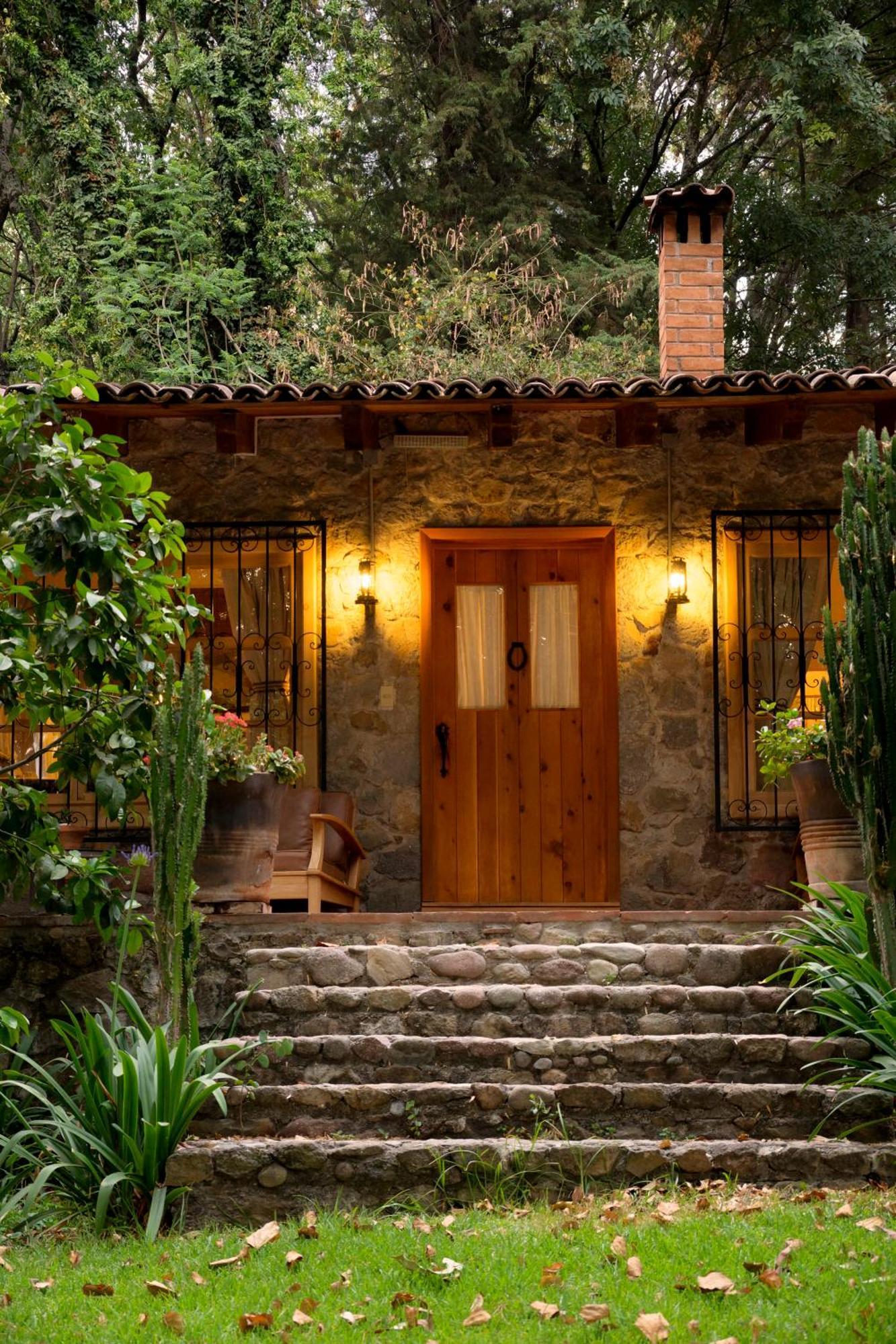 Hotel Rancho San Cayetano Zitacuaro ภายนอก รูปภาพ