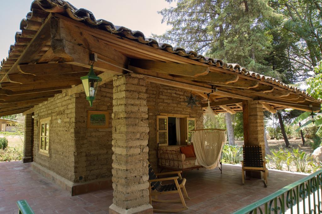 Hotel Rancho San Cayetano Zitacuaro ภายนอก รูปภาพ