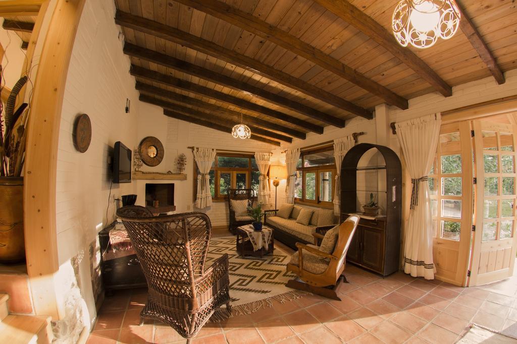 Hotel Rancho San Cayetano Zitacuaro ภายนอก รูปภาพ