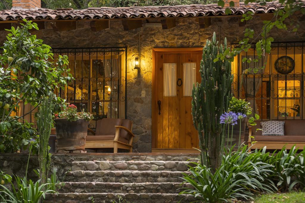 Hotel Rancho San Cayetano Zitacuaro ภายนอก รูปภาพ